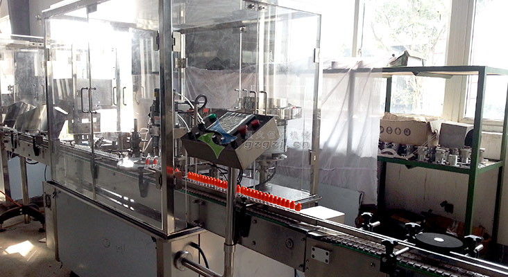 灌裝旋蓋一體機(jī)械設(shè)備