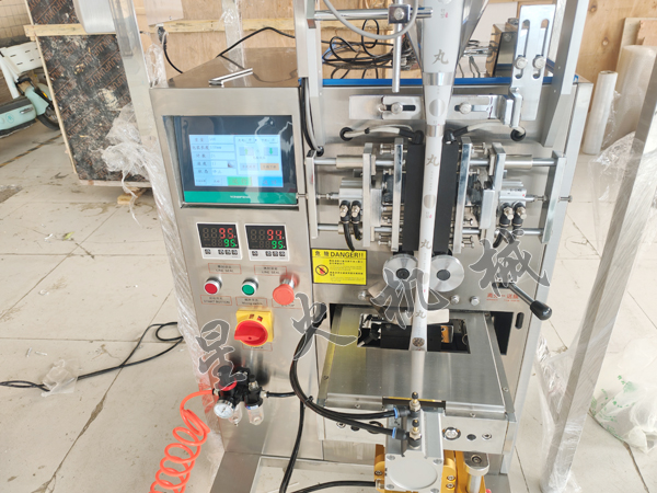 成都立式顆粒食品包裝機(jī)實(shí)拍圖